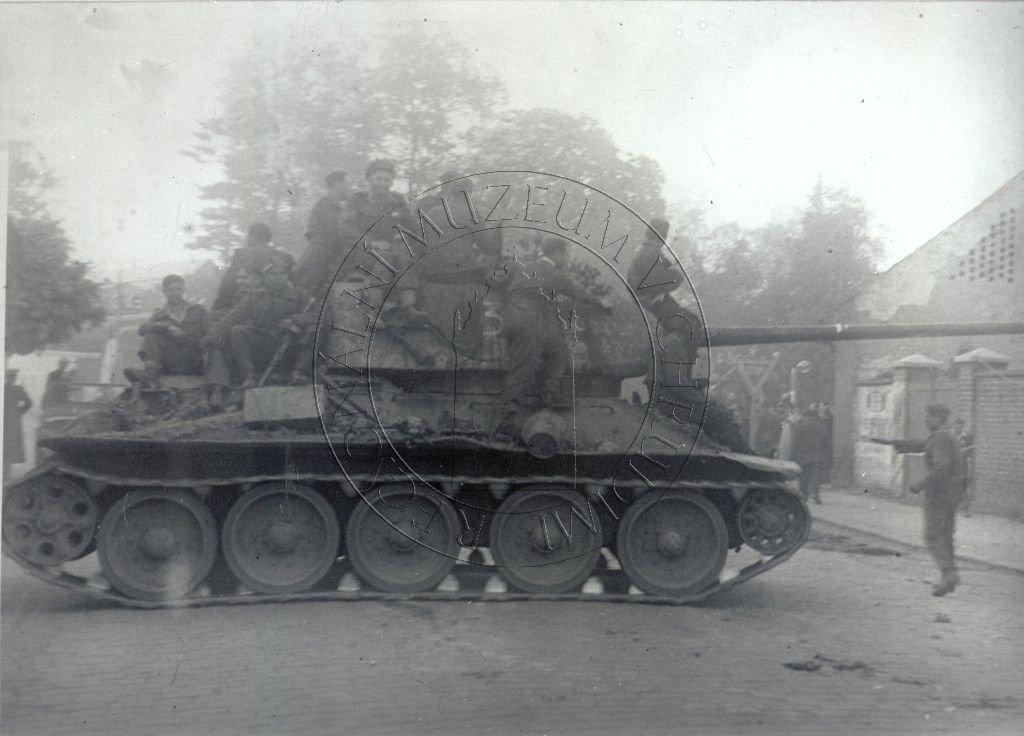 16. První sovětský tank v Chrudimi
